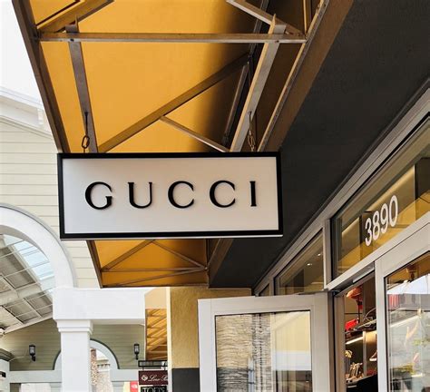 Gucci outlet livermore